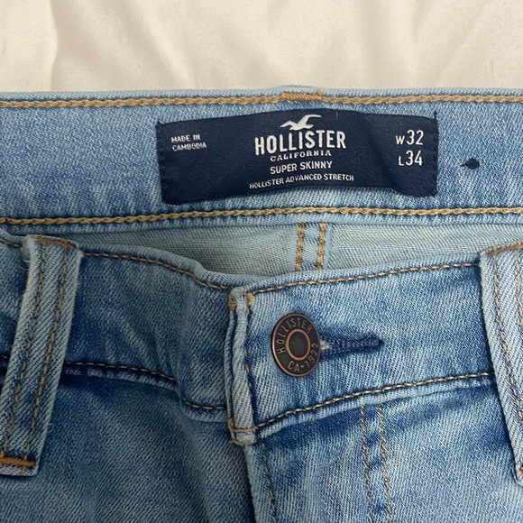 3/$40 Hollister skinny jeans tall - Picture 2 of 4